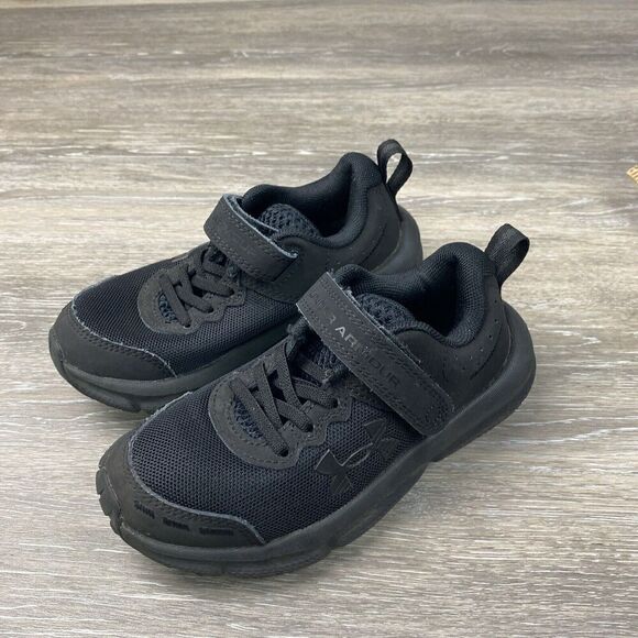 Under Armour Boys' Assert 9 Black Kids Size US 11K